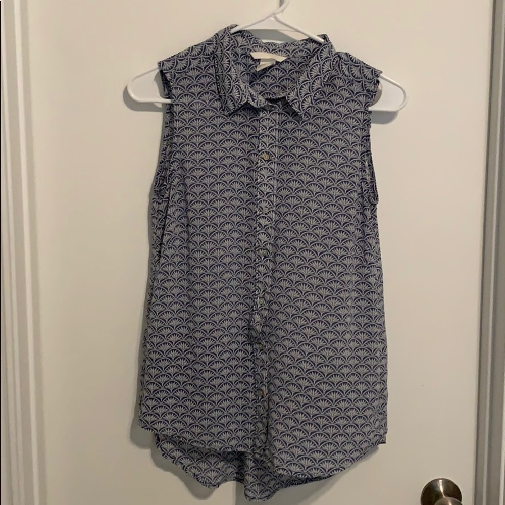 Sleeveless blouse